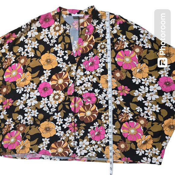 Emily Wonder Floral Print Poncho-Style Top Size Snall - Picture 6 of 8